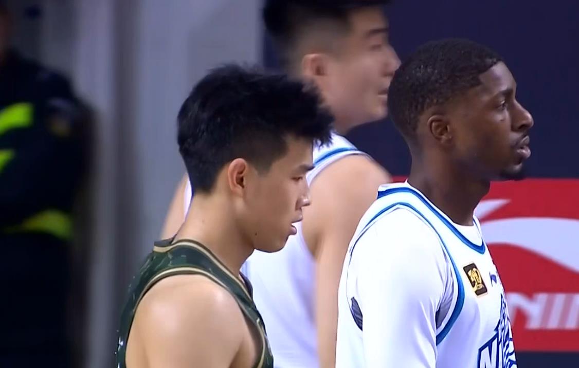 爱游戏APP-包含皇家马德里观众热烈欢呼！，巴特勒迎来二十赛季出色发挥赛场气氛高涨的词条