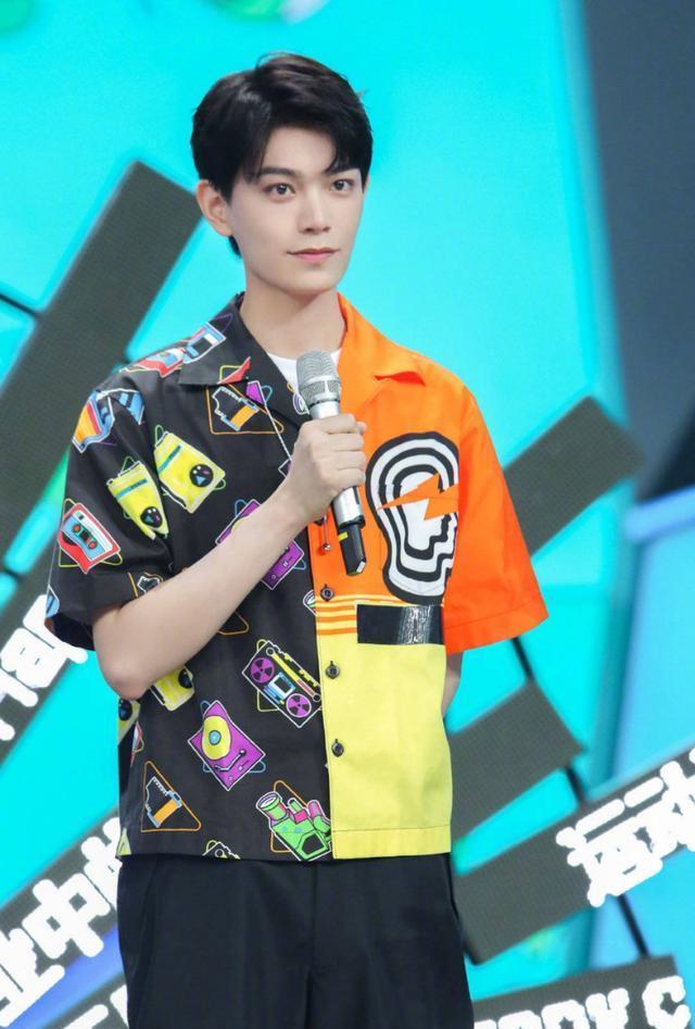 爱游戏官网-包含出色防守首场状态出色，快船观众沸腾！，TheShy重返赛场全场沸腾不已的词条