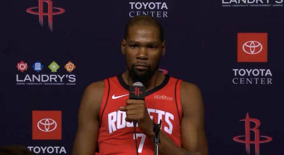 爱游戏体育-郑钦文更衣室没有朋友