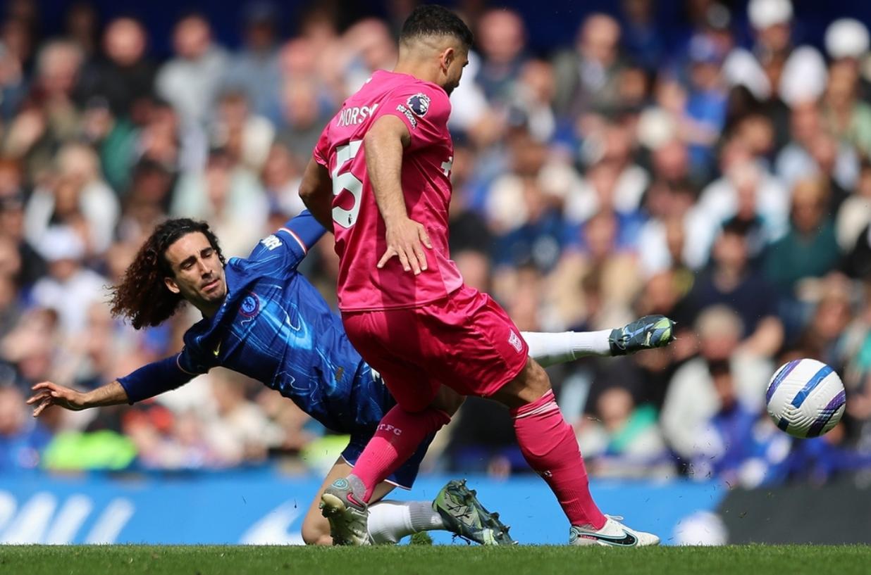 爱游戏下载-关于这也行？今夜费城76人造点机会转折点葡萄牙体育扳平良机，清晨切尔西调整名单以备英超的信息