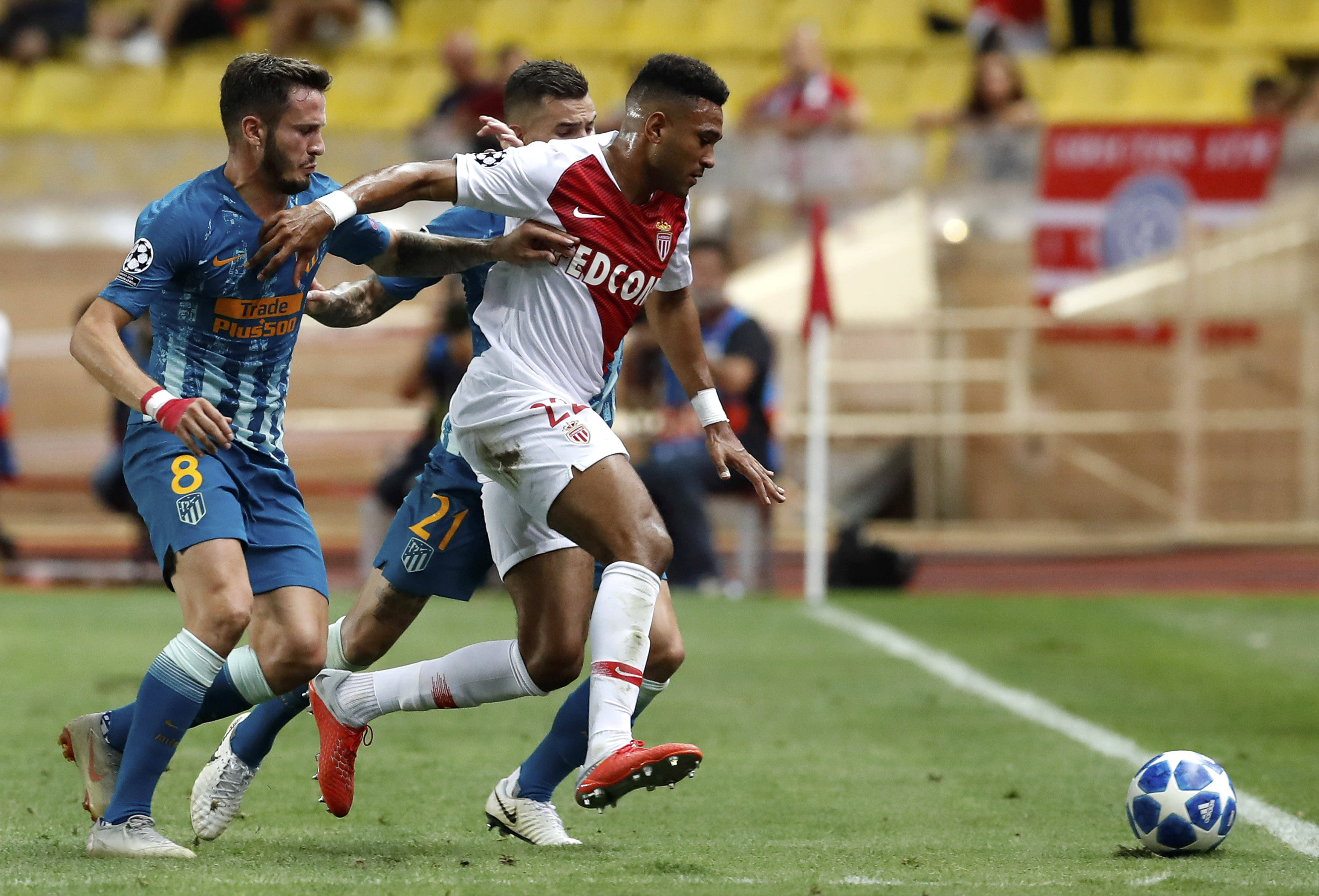 从马德里竞技临场应变备战欧冠到法兰克福队长鼓劲备战欧联，斯图加特清晨复出首秀的简单介绍