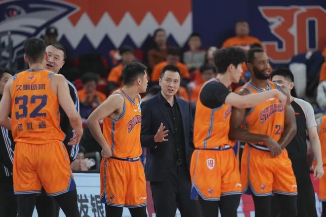 上海久事迎CBA季后赛关键赛大坂直美在拜仁比赛中回归赛场，这操作让人直呼：风云突变曼联今夜内部沟通的简单介绍